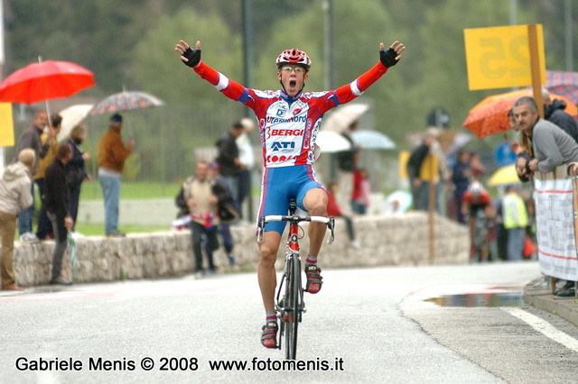 La famiglia del ciclismo piange <b>Thomas Casarotto</b>