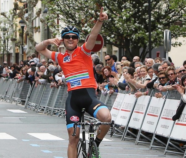 Vittoria di Oliviero Troia alla Vuelta al Bidasoa. Umberto Orsini leader della classifica